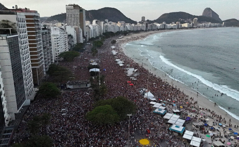 Reação às manifestações surpreende parlamentares