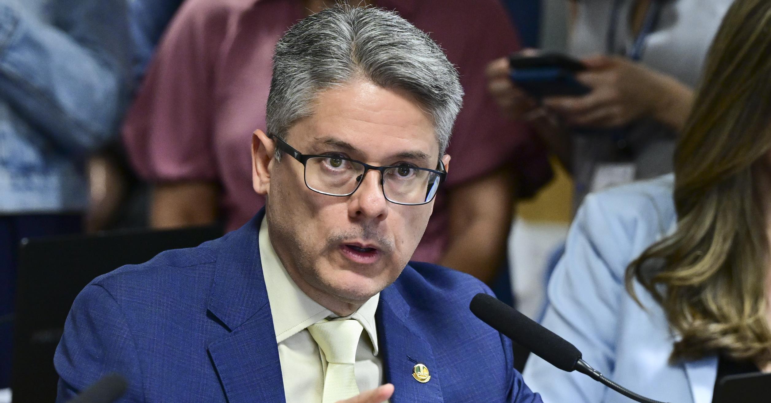 Parecer de Alessandro Vieira sobre PEC da Blindagem é finalizado