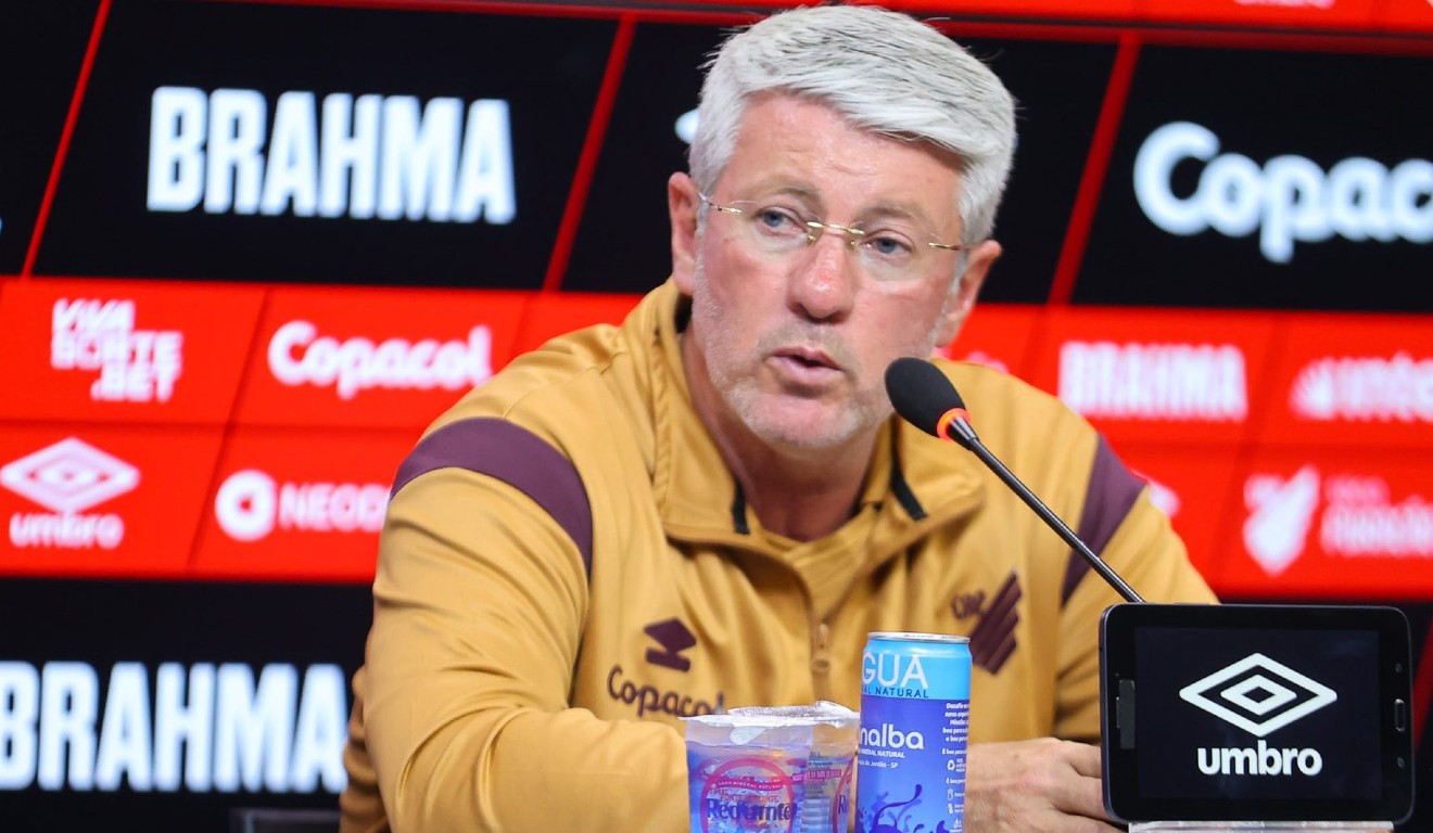 Técnico do Athletico alerta: “Não chegamos a lugar nenhum” após vitória