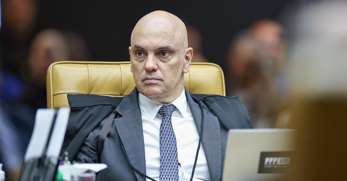 Moraes autoriza Bolsonaro a receber grupo de orações