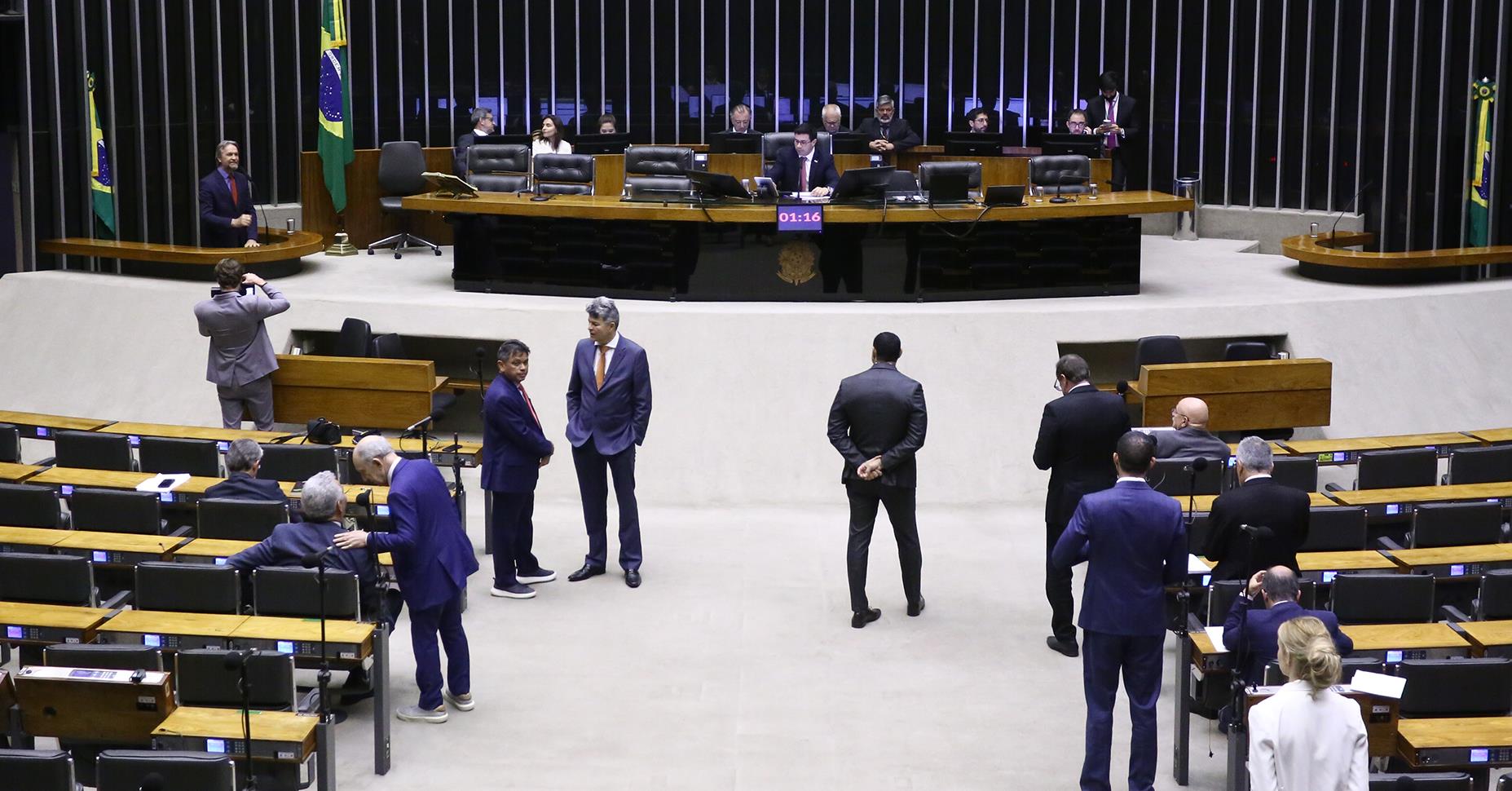 Câmara aprova urgência para projetos de lei