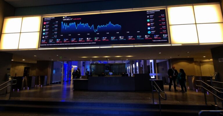 Mercado financeiro reduz previsão de inflação para 2025