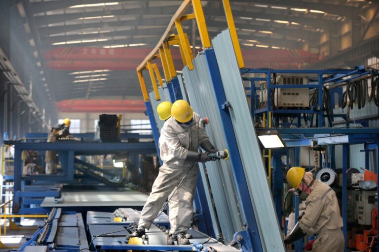 Lucro industrial da China cai 1,5% em julho