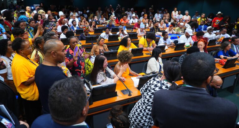 Câmara aprova comissão para analisar PEC do fundo de reparação racial