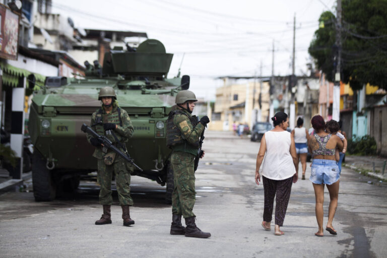 76% dos cariocas apoiam a participação do Exército na segurança