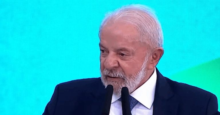 Lula critica aprovação da PEC da Blindagem