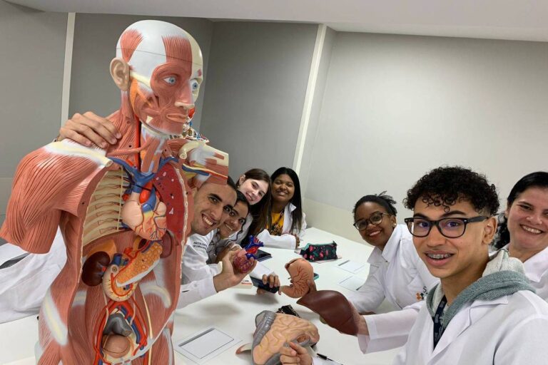 Inscrições para vestibular da saúde na Rede D'Or vão até sexta