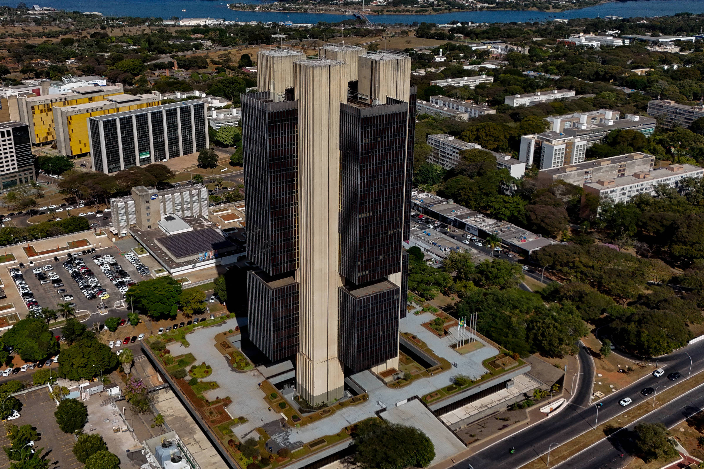 Dívida pública do Brasil chega a 78,6% do PIB em outubro de 2025