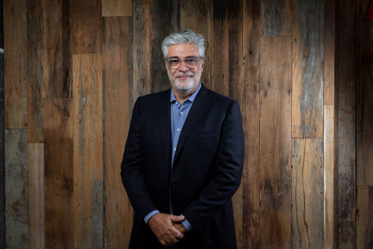 Marcello Serpa: biografia revela bastidores e campanhas icônicas