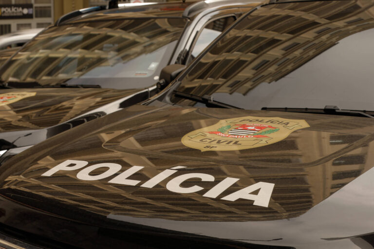 Operação da polícia de SP combate receptação de celulares roubados