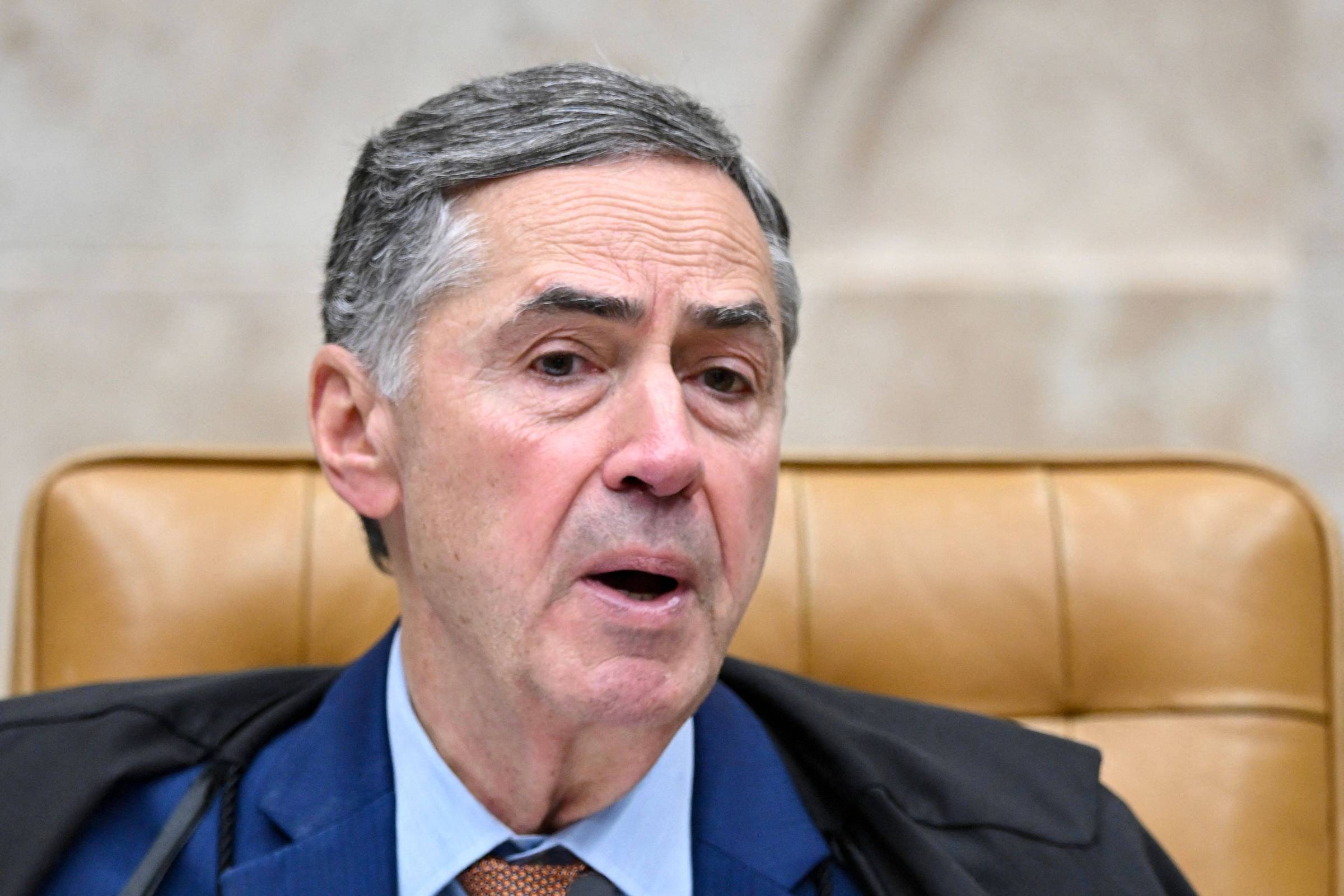 Despedida de Barroso no STF com samba e celebração