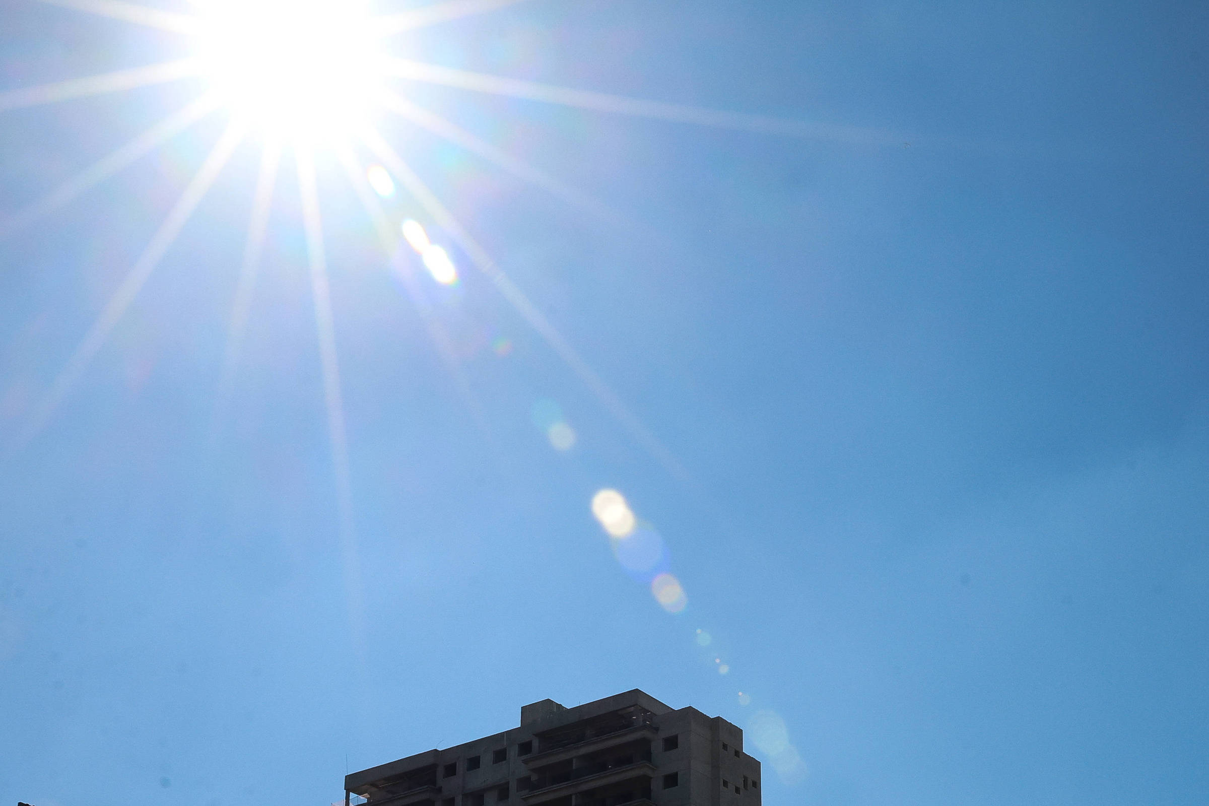 Semana de calor intenso e chuvas isoladas em SP