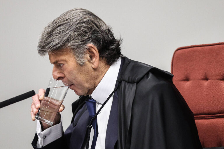 Ministro Fux propõe revisão de políticas contra racismo após erro em sessão