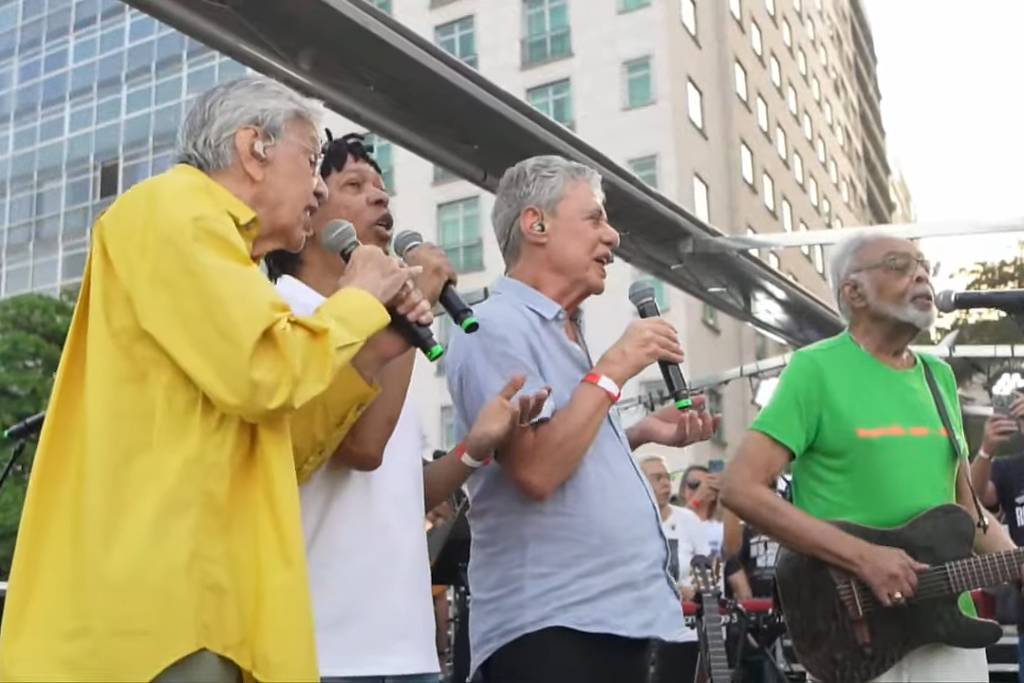 Decisão judicial impõe a Ratinho retratação sobre Chico Buarque