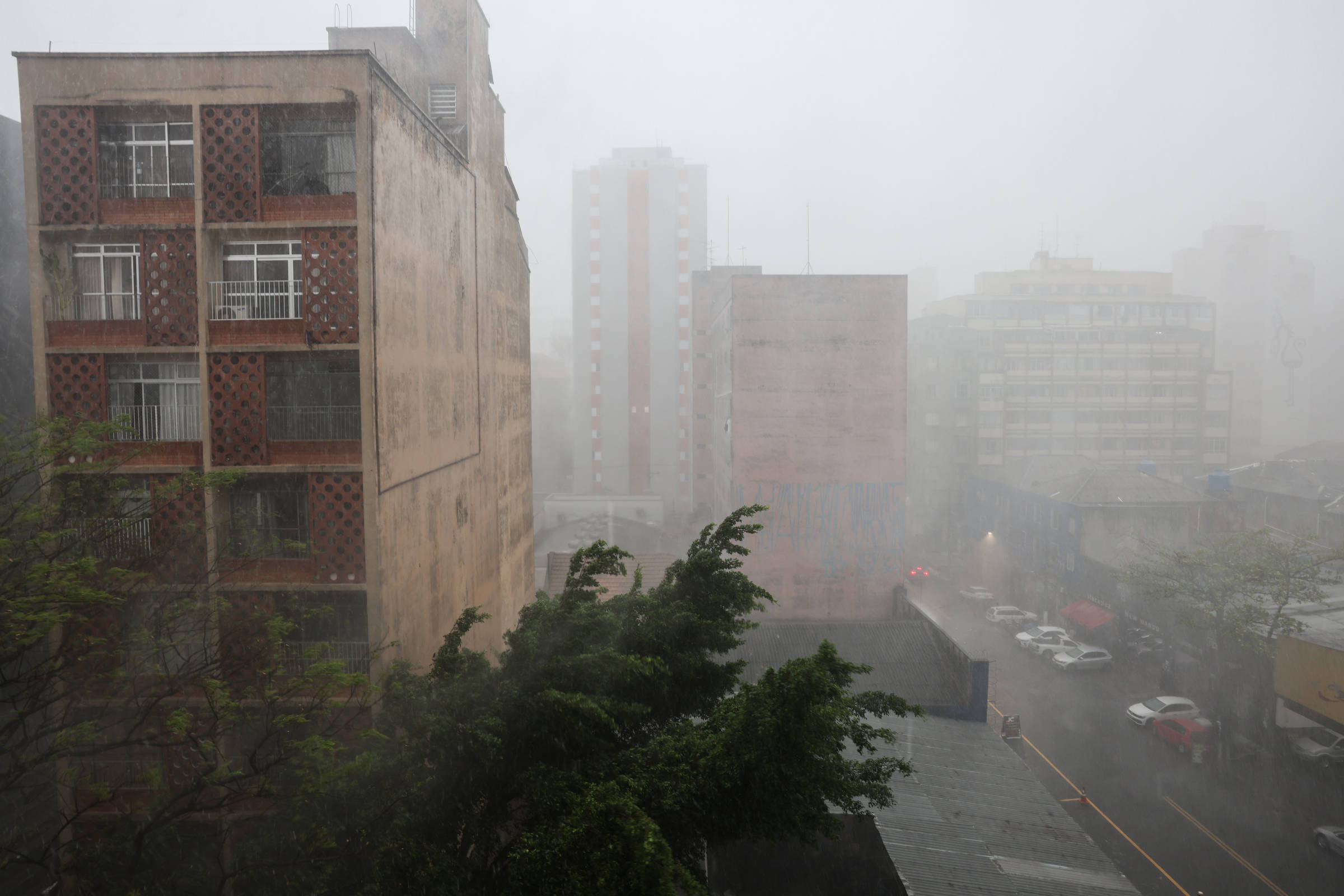 Previsão aponta novas tempestades em SP até dezembro