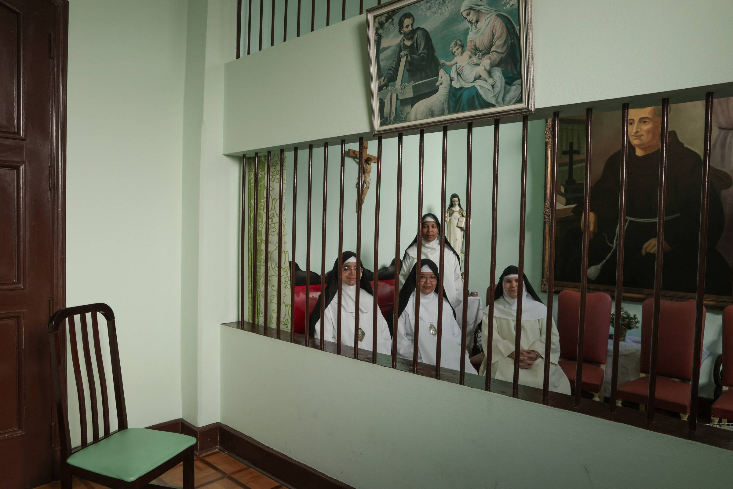 Monjas buscam equilibrar clausura e conectividade em São Paulo
