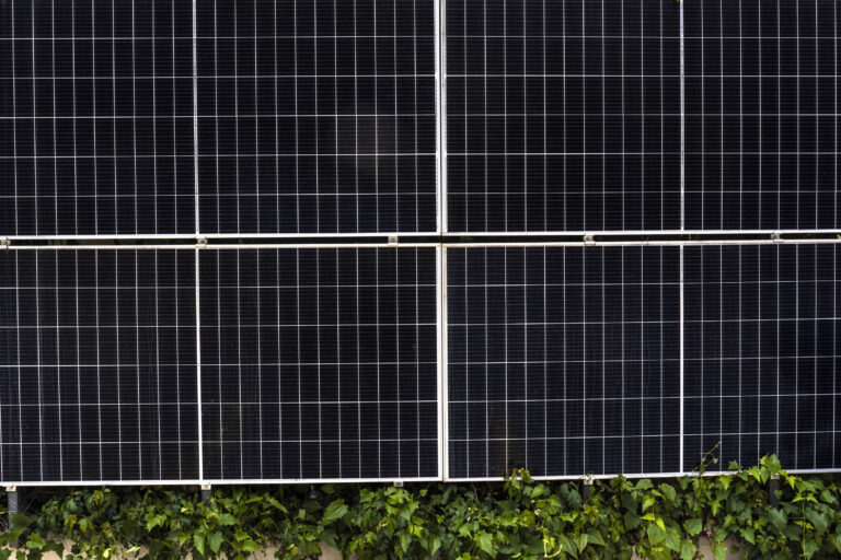 Estudo revela irregularidades na geração de energia solar