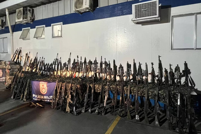 Polícia do Rio estima prejuízo de R$ 12,8 mi ao CV com apreensão de arsenal