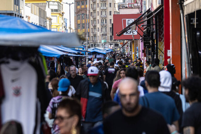 Desemprego atinge 5,6% em setembro, a menor taxa desde 2012