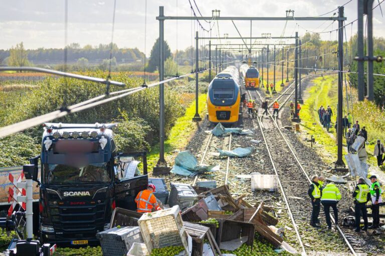 Colisão entre trem e caminhão na Holanda causa feridos