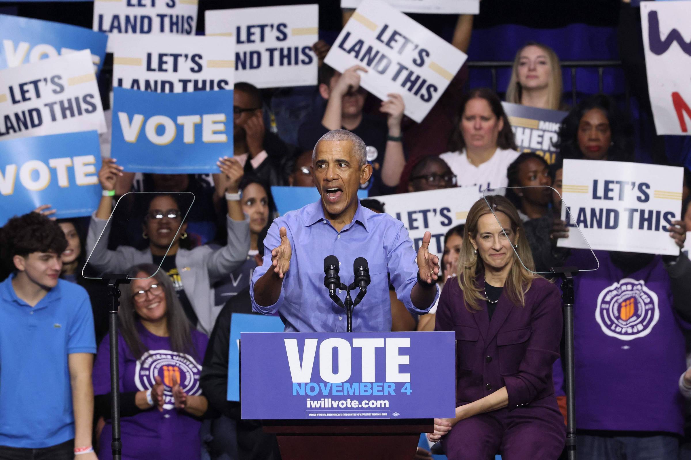 Obama se junta à campanha eleitoral nos EUA e critica Trump