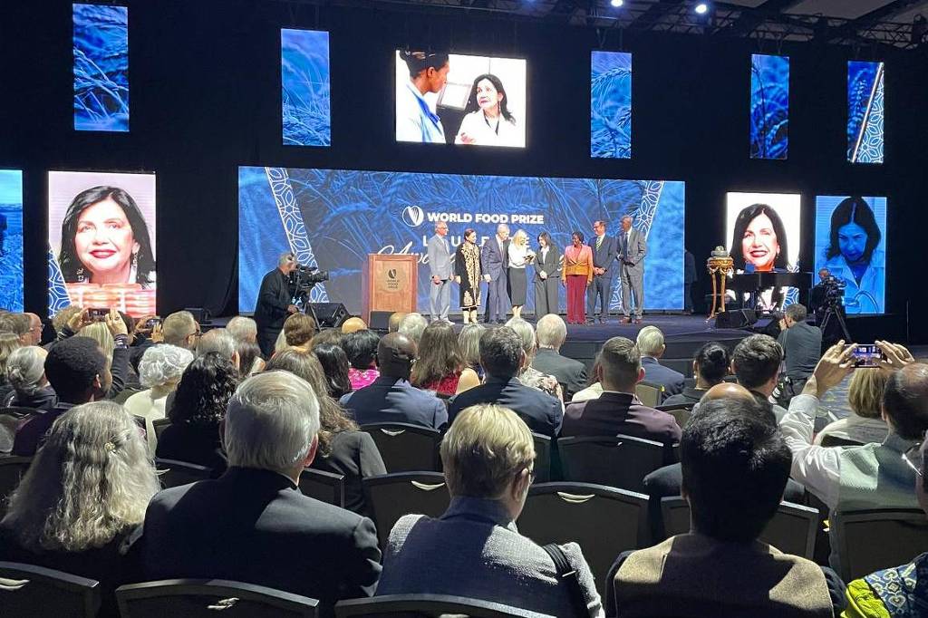 Mulheres têm papel essencial na segurança alimentar, afirma vencedora do Nobel da agricultura