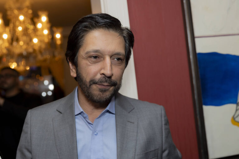 Ricardo Nunes comenta sobre rompimento da tornozeleira de Bolsonaro