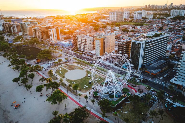 Roda-gigante de Maceió gera controvérsia ao omitir número 13