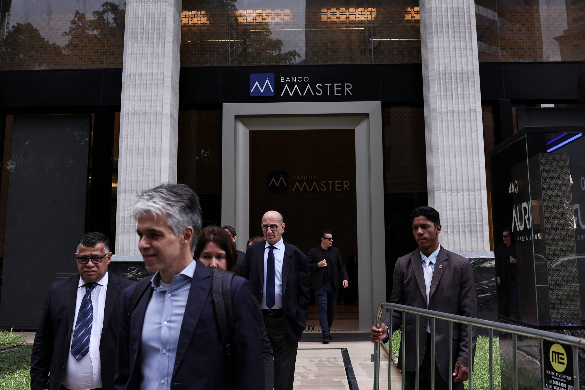 Consequências para investidores com mais de R$ 250 mil no Banco Master
