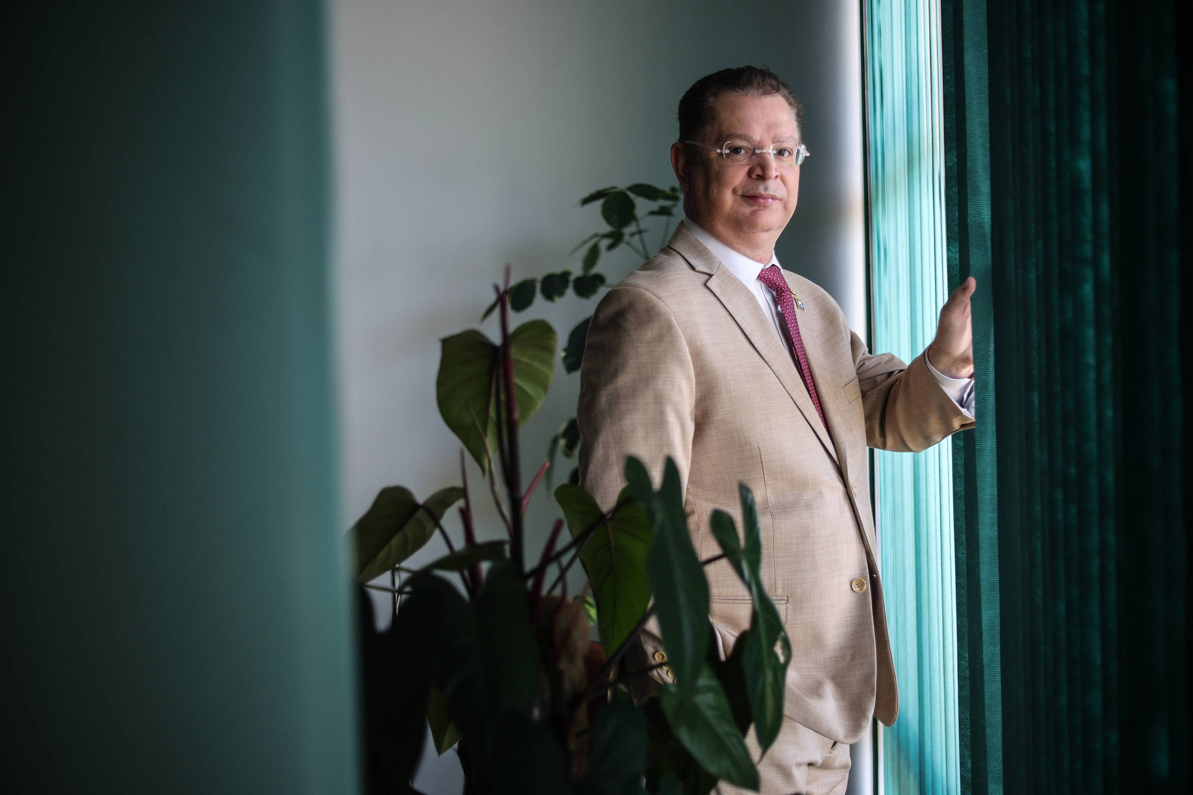 Sóstenes Cavalcante, líder do PL, estabelece laços inesperados com petistas