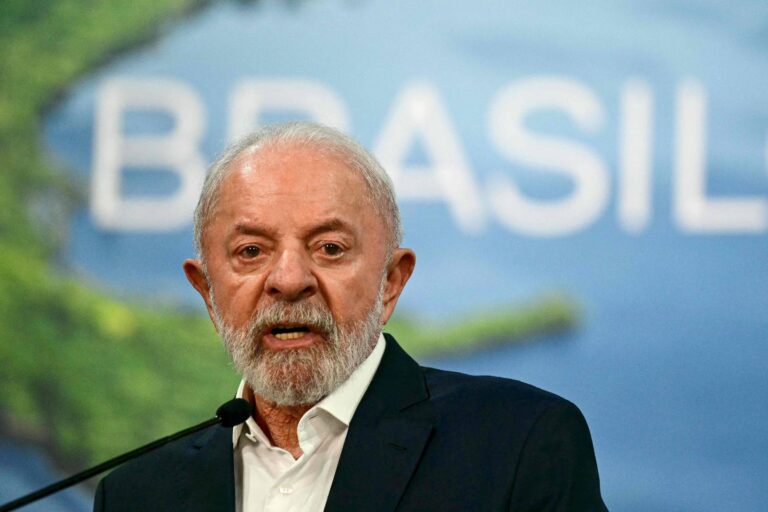 Lula publica decretos para desapropriação de terras quilombolas em 14 estados