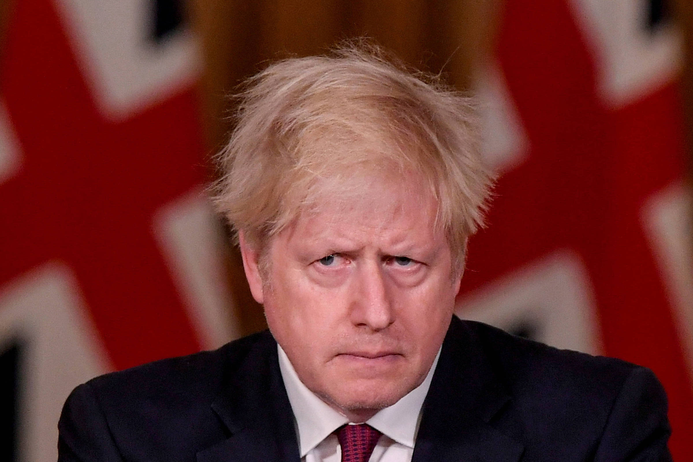 Análise aponta que confinamento antecipado poderia ter evitado 23 mil mortes na Inglaterra