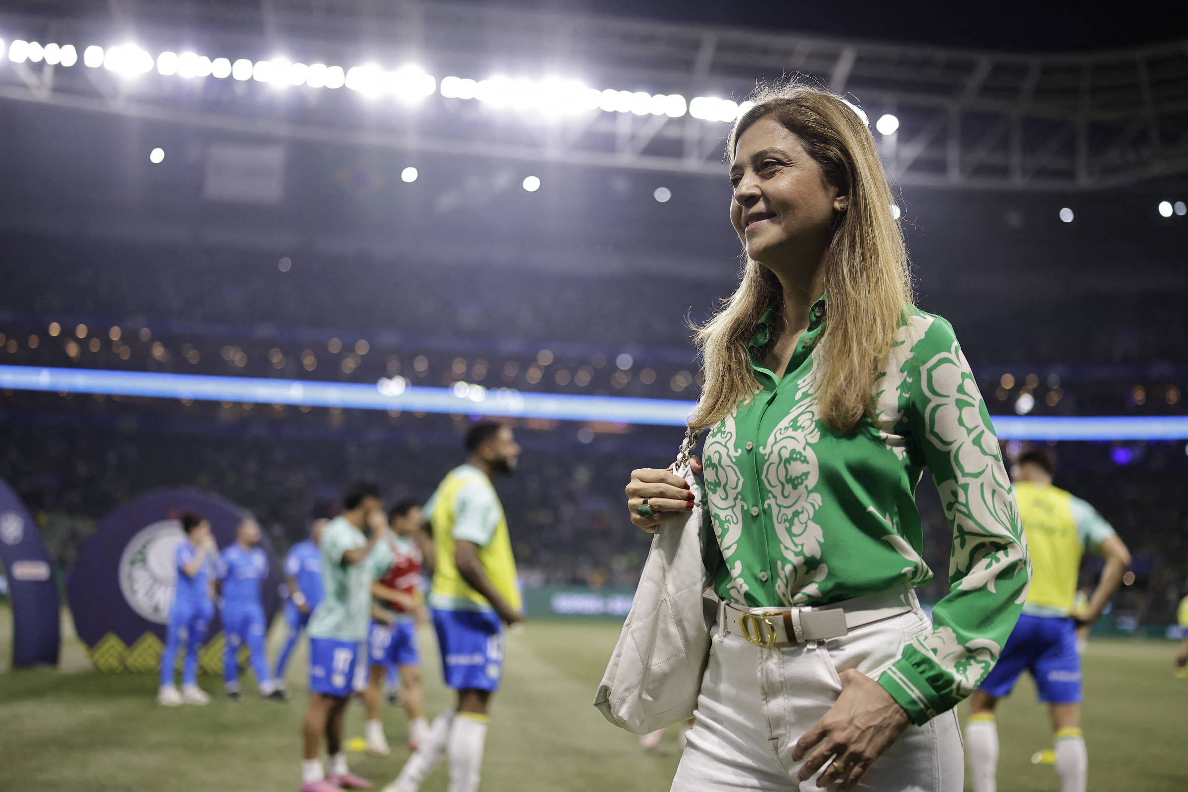 A única solução para o futebol brasileiro é a profissionalização