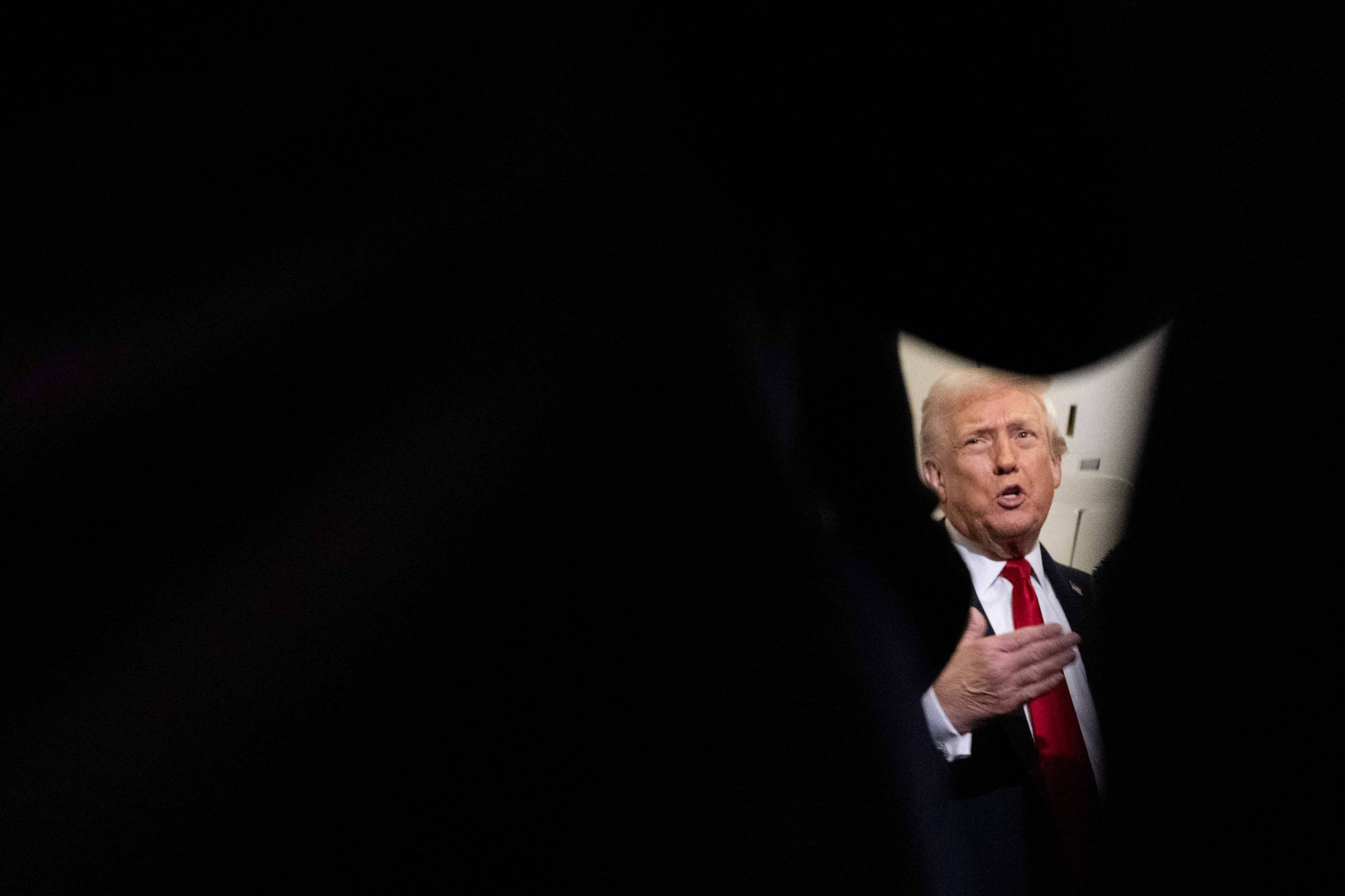 Ameaças de Trump: Democratas acusam uso do FBI para intimidar legisladores