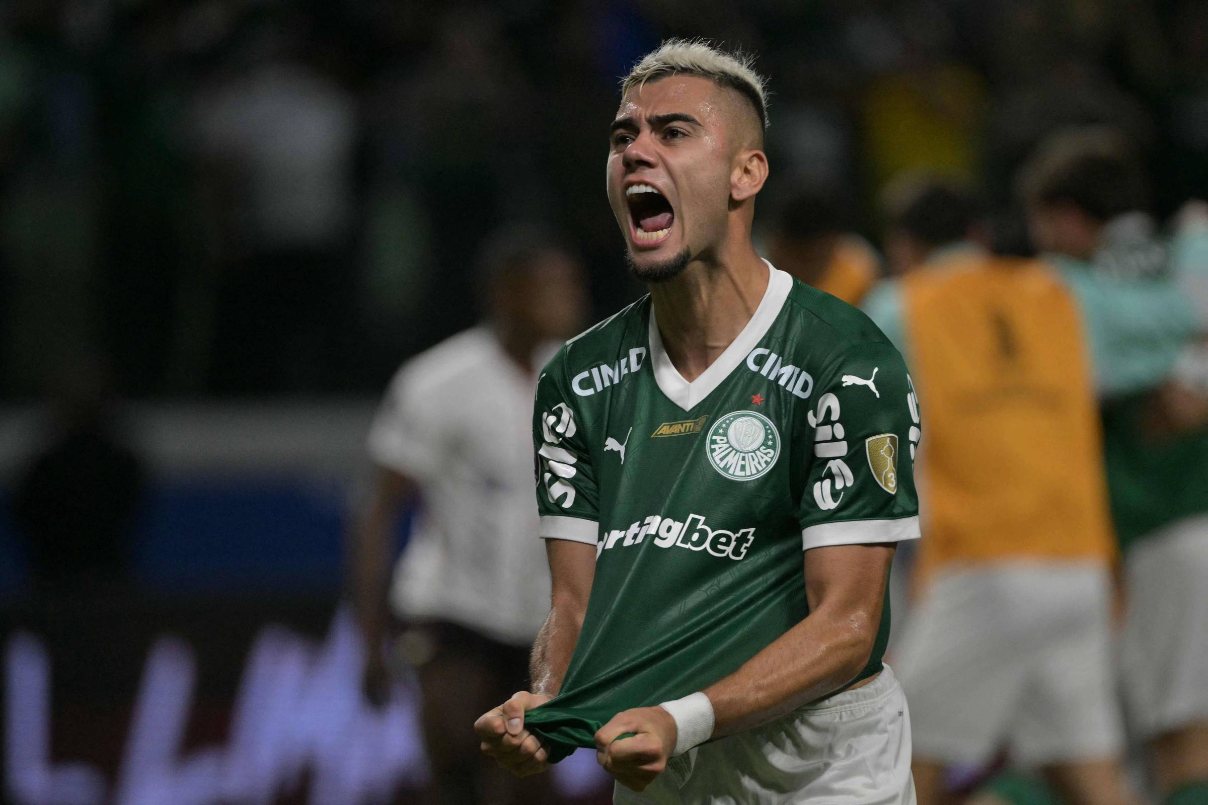 Andreas Pereira busca redenção após falha na Libertadores de 2021
