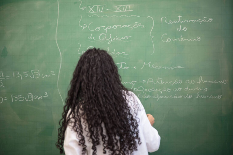 Venda dos colégios Albert Sabin e Vital Brazil a fundo britânico