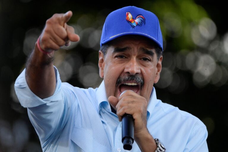 Maduro alerta sobre risco de guerra com mísseis no Caribe