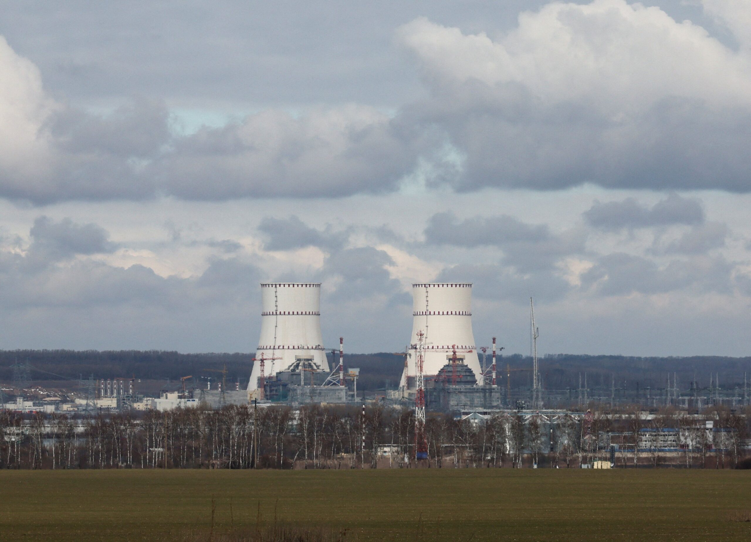 Ataques a usina nuclear na Rússia geram incêndio e reações internacionais