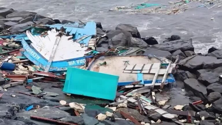Peru fecha mais de cem portos após fortes ondas atingirem costa do país