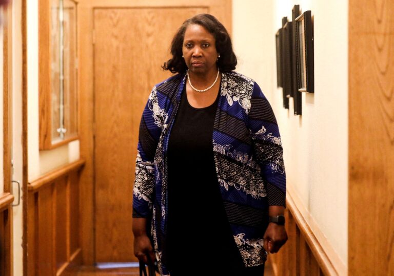 Donald Trump tenta afastar diretora do Fed com acusações de fraude