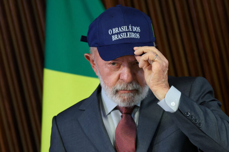 Aprovação de Lula cresce, mas desaprovação ainda é alta
