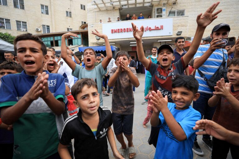 Logística complexa marca libertação de reféns do Hamas