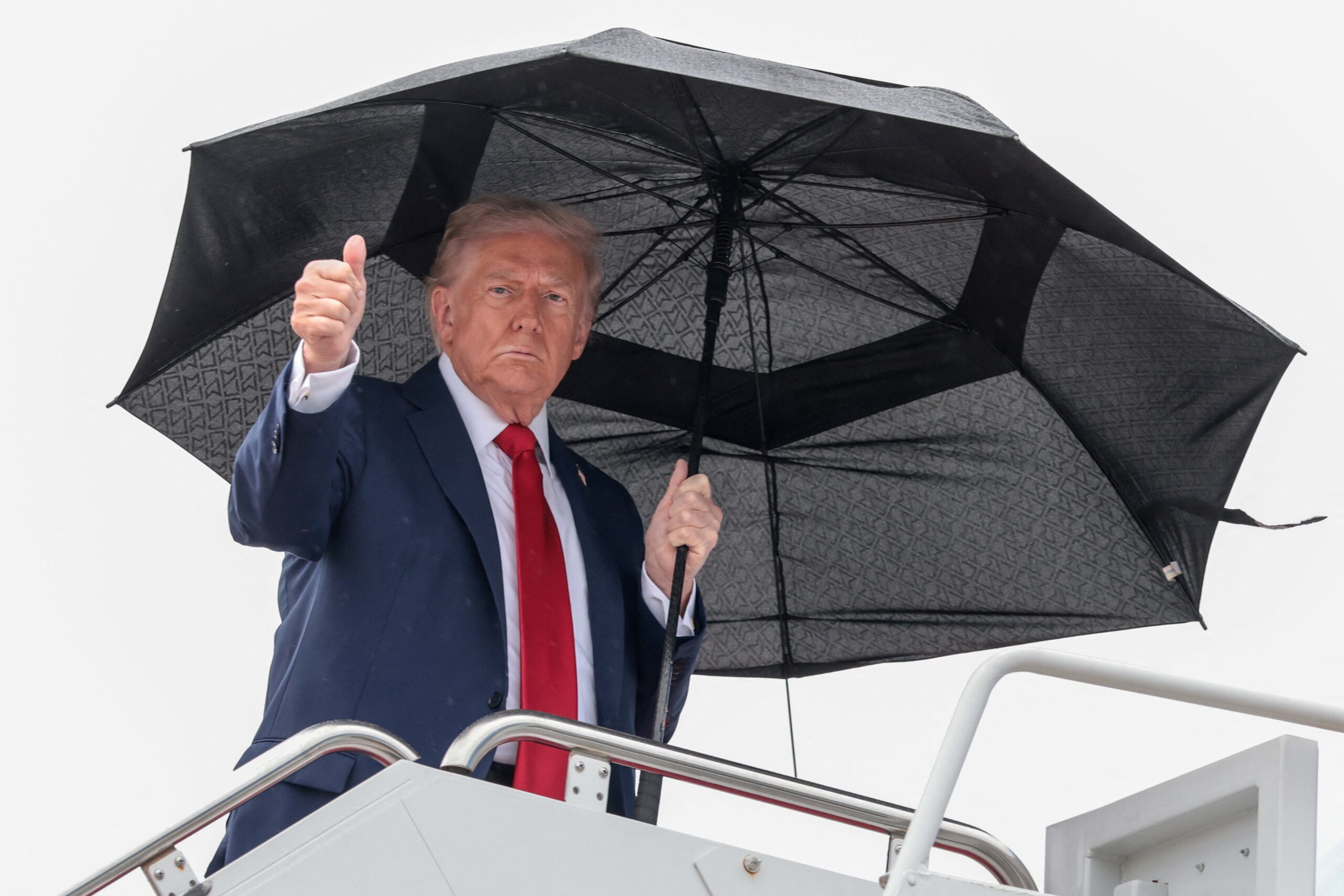 Trump se dirige a Israel para libertação de reféns