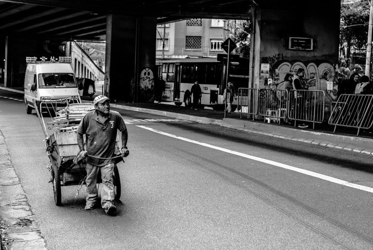 Transformando vidas: projeto social e artesanato em SP