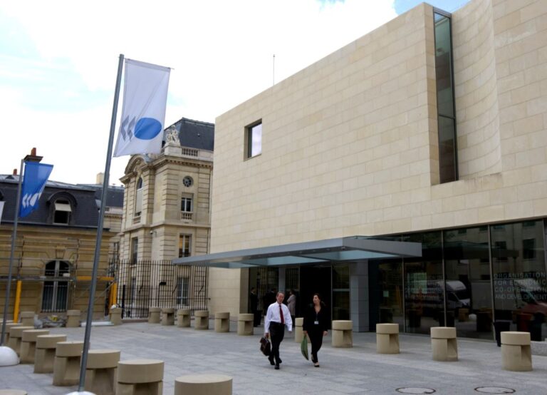 PIB da OCDE cresce 0,4% no segundo trimestre de 2025 e retoma aceleração