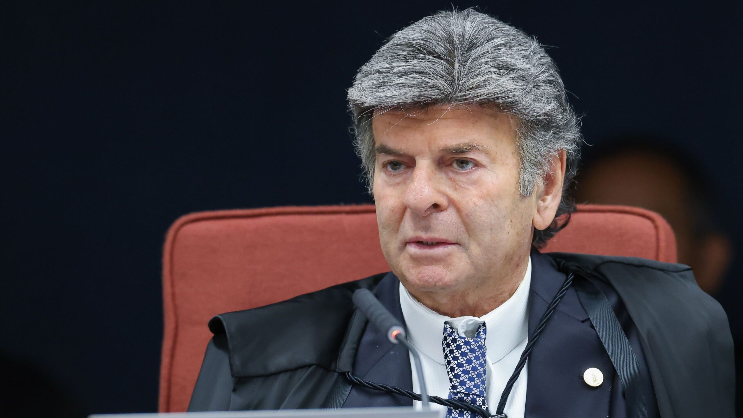 Fux critica interferência de Dino durante julgamento no STF
