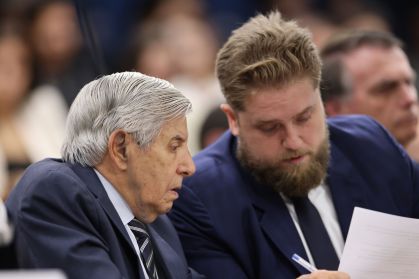 Moraes exige explicações sobre condição médica de Augusto Heleno em cinco dias