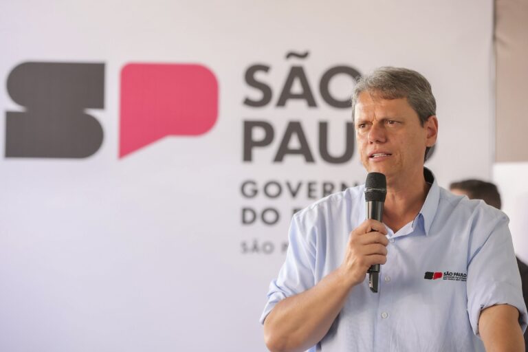 Tarcísio mantém discrição em suas declarações sobre Bolsonaro