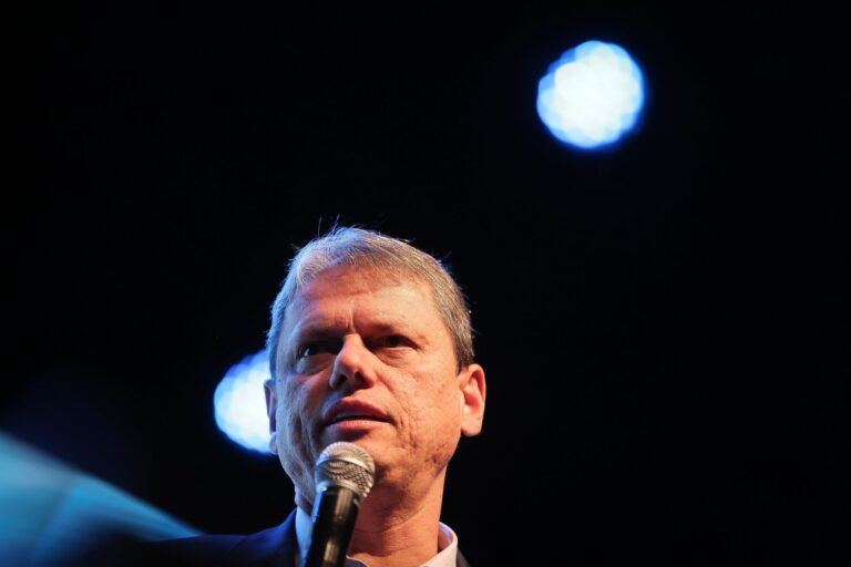 Tarcísio busca esclarecer assassinato de ex-delegado em SP