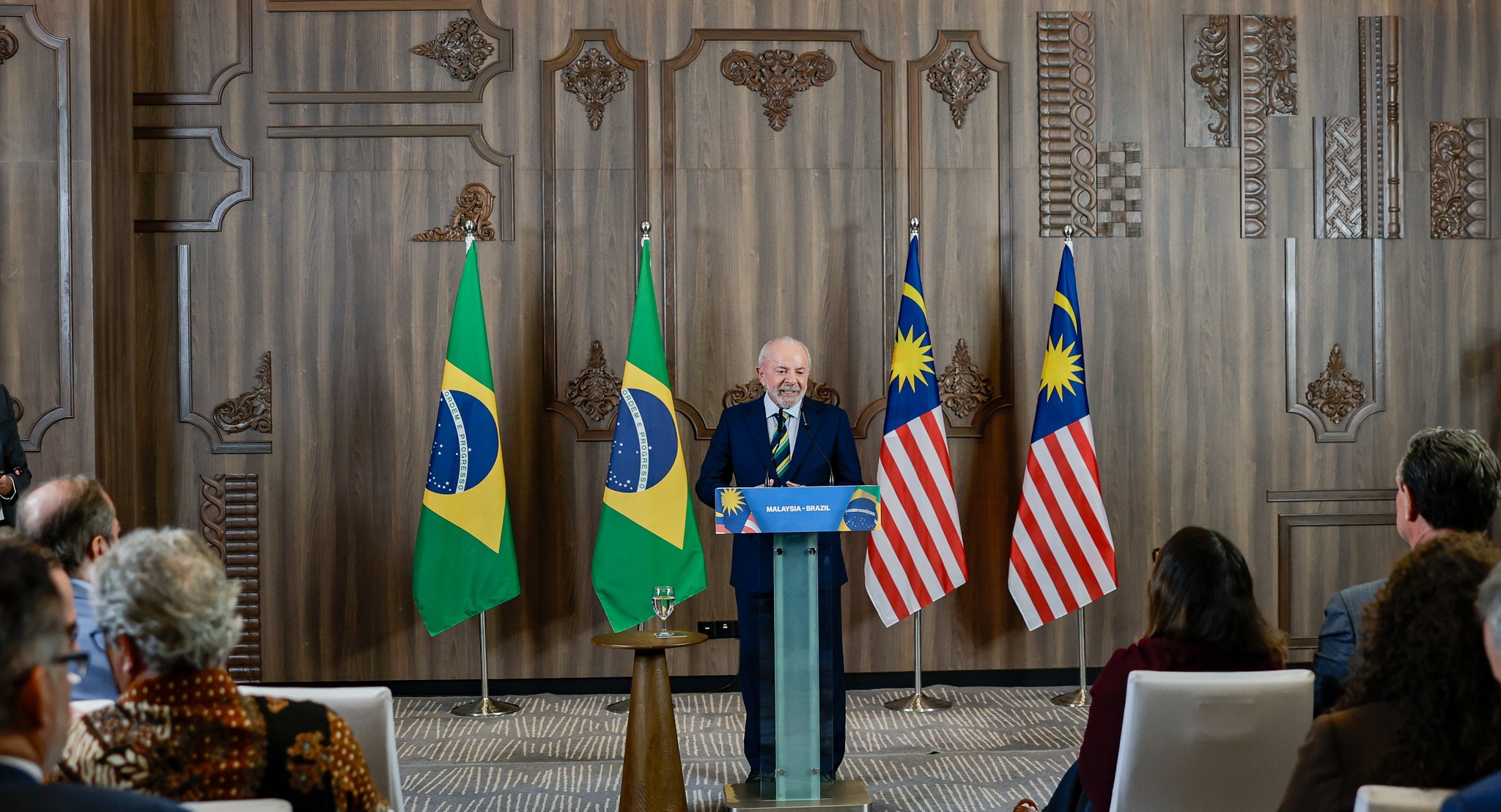 Lula reconhece erro ao afirmar candidatura durante viagem à Indonésia